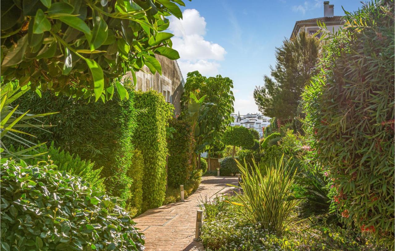 2 Bedroom Gorgeous In Apartamento