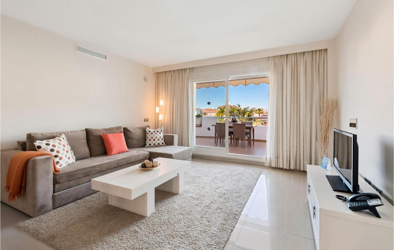 Apartment 2 Bedroom Gorgeous In