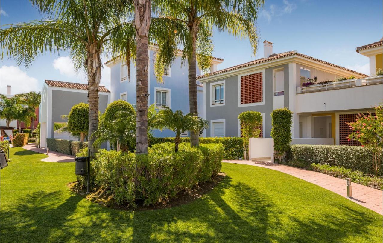 Apartment 2 Bedroom Gorgeous In *